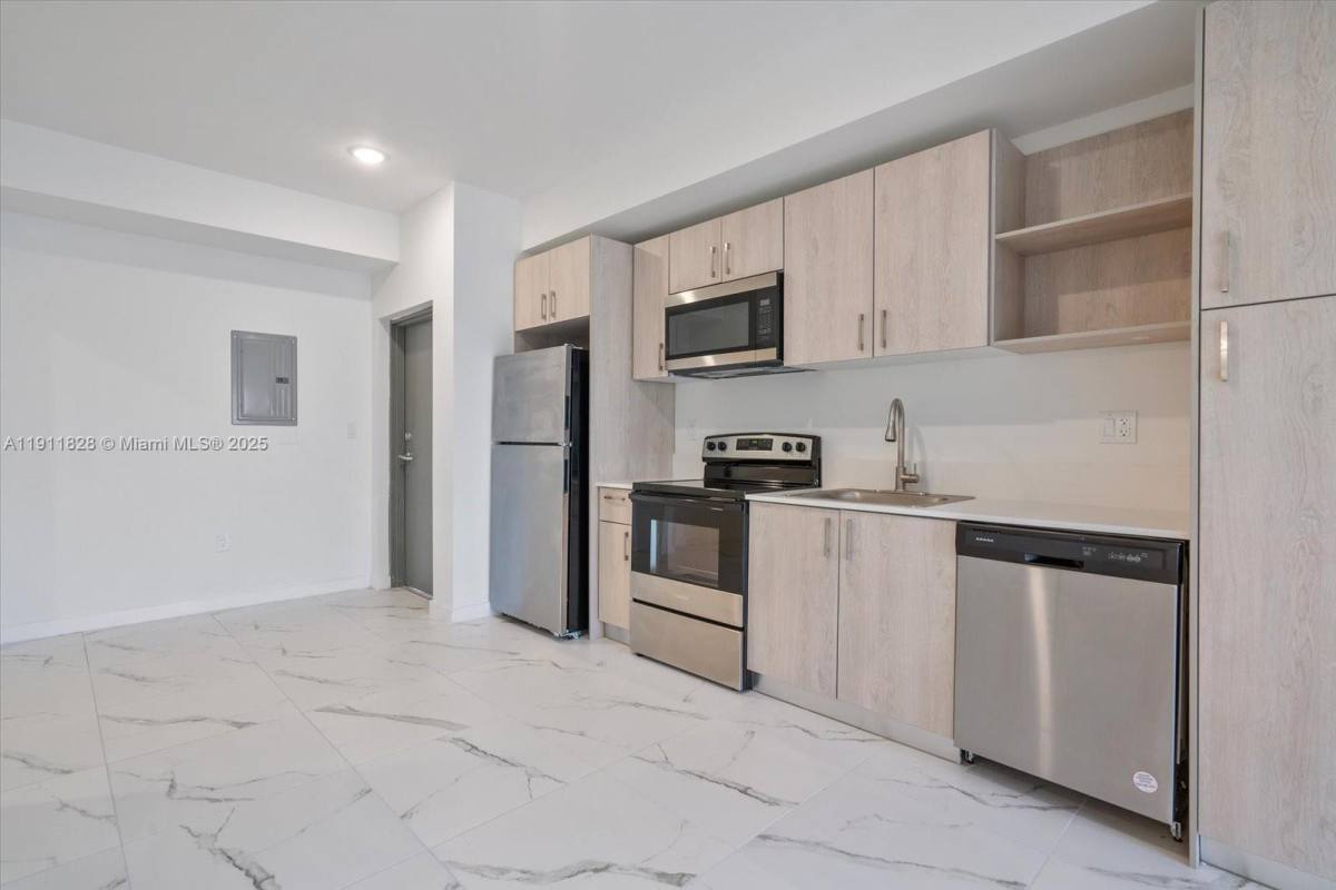 Apartment for rent at 420 SW 7th Ave #203, Miami, FL 33130
