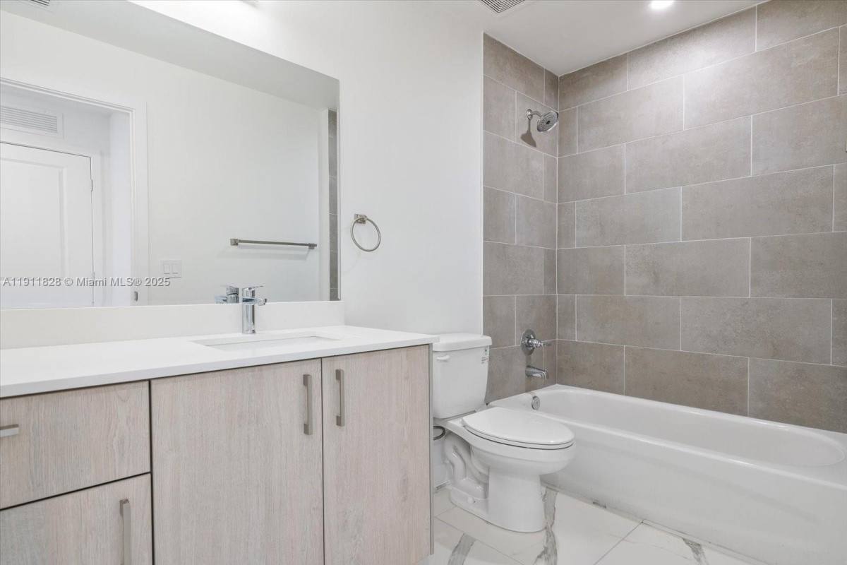 Apartment for rent at 420 SW 7th Ave #203, Miami, FL 33130