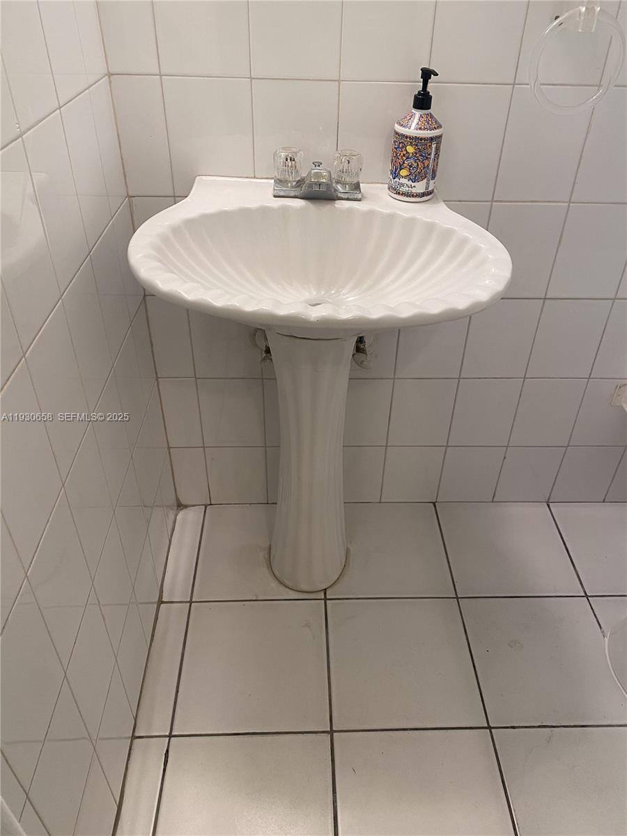 Townhouse for rent at 8950 Collins Ave #7, Miami Beach, FL 33154