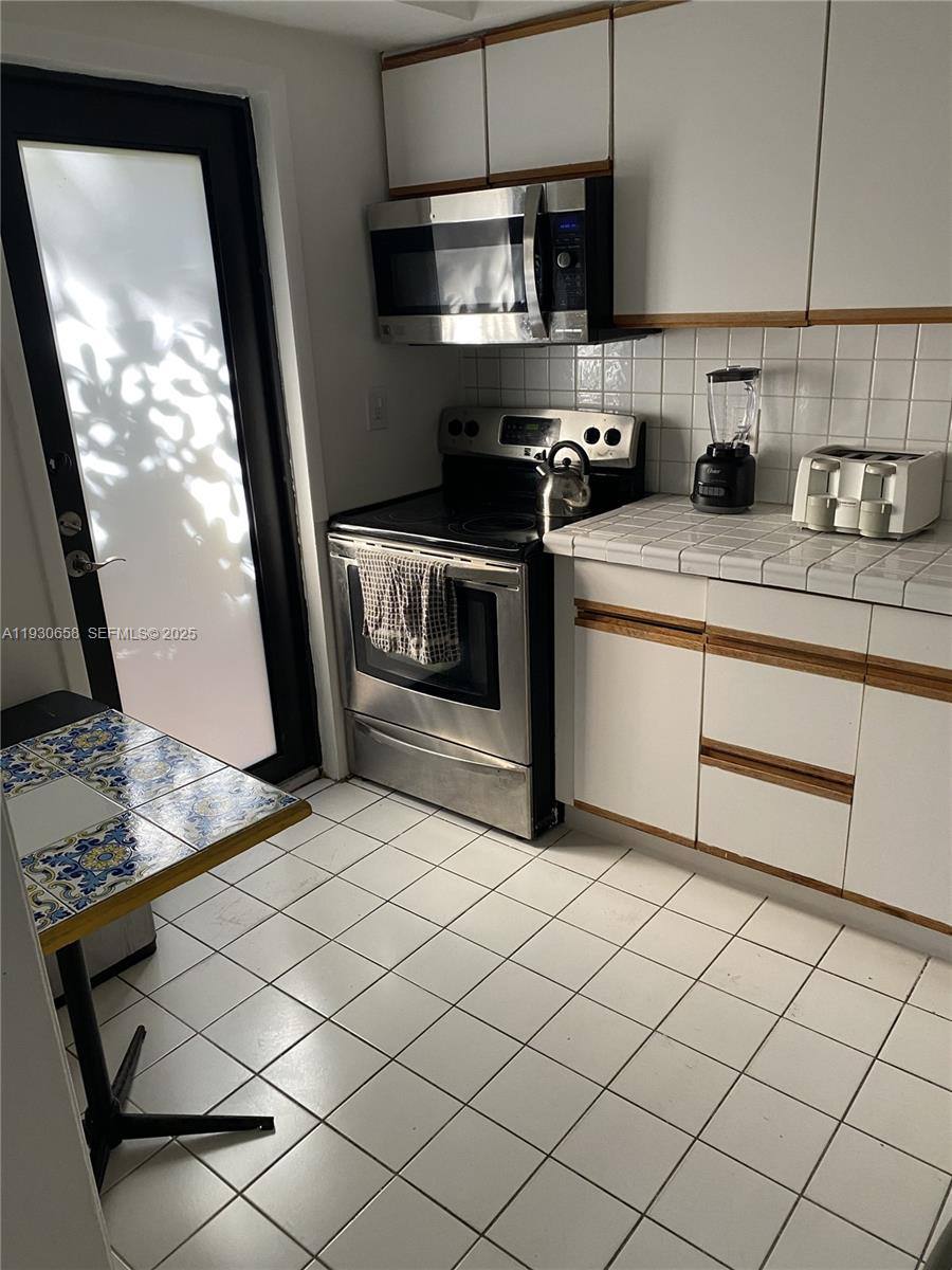 Townhouse for rent at 8950 Collins Ave #7, Miami Beach, FL 33154