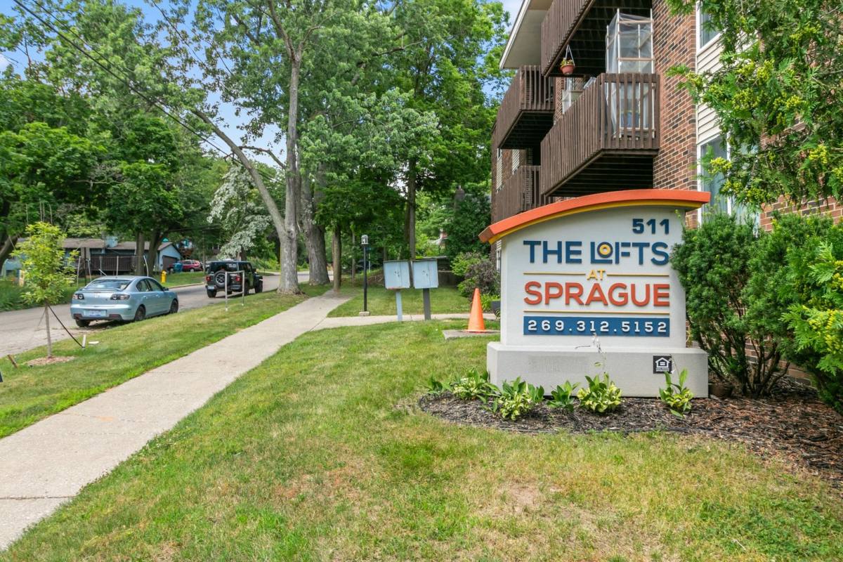 Apartment for rent at 511 Sprague Ave, Kalamazoo, MI 49006