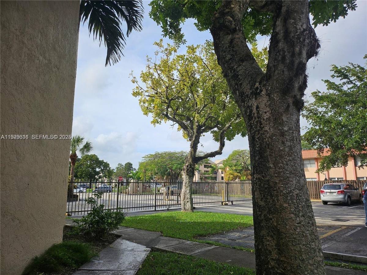 Apartment for rent at 10641 SW 108th Ave #106411H, Miami, FL 33176