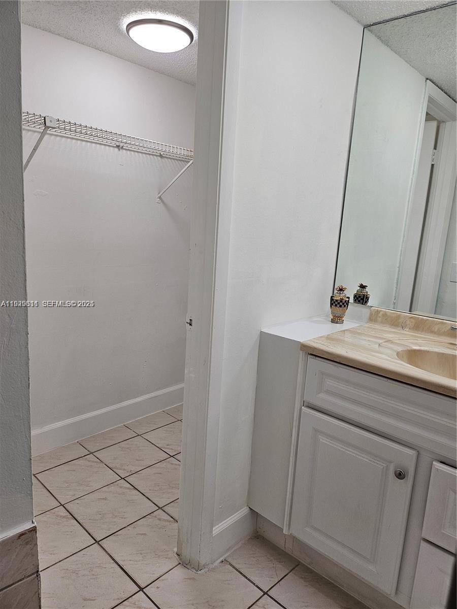 Apartment for rent at 10641 SW 108th Ave #106411H, Miami, FL 33176