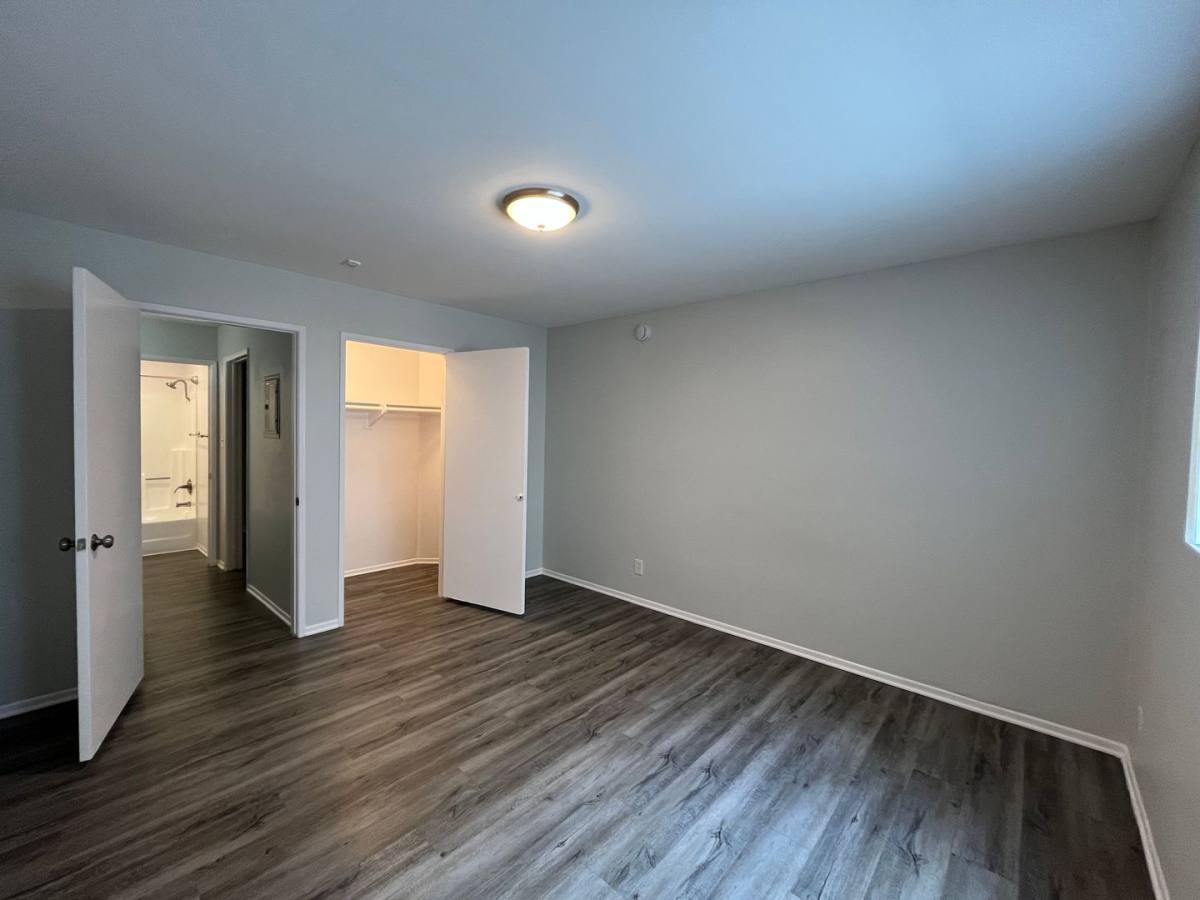 Apartment for rent at 132 S Clark Dr, Los Angeles, CA 90048
