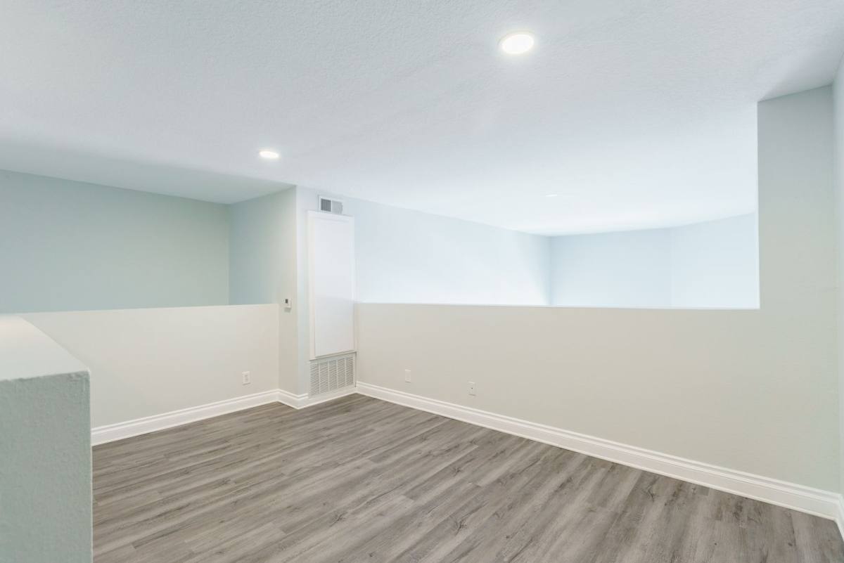 Apartment for rent at 132 S Clark Dr, Los Angeles, CA 90048