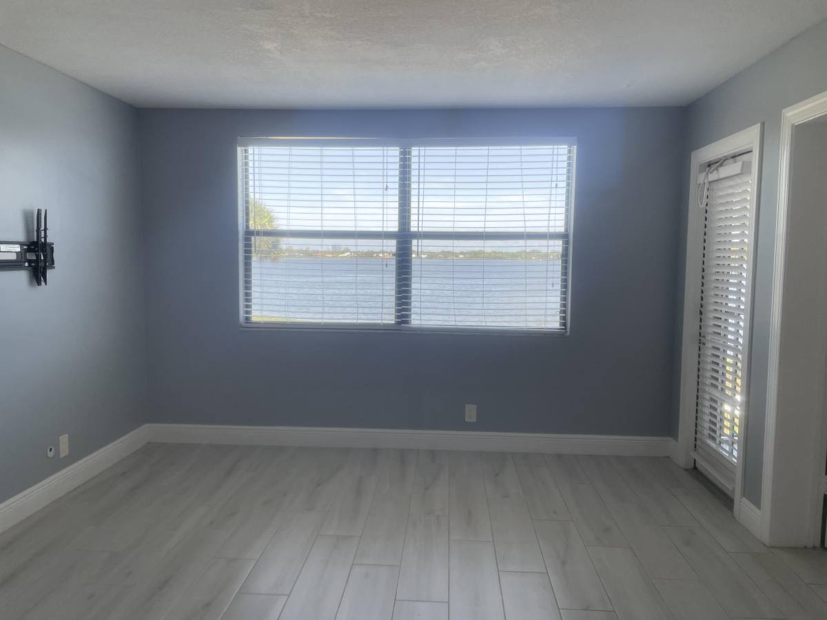 Apartment for rent at 714 Executive Center Dr #24, West Palm Beach, FL 33401
