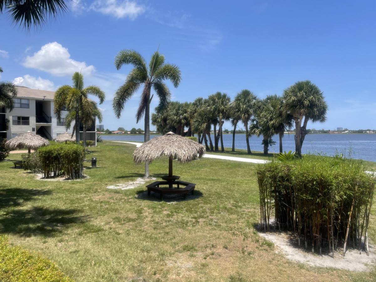 Apartment for rent at 714 Executive Center Dr #24, West Palm Beach, FL 33401