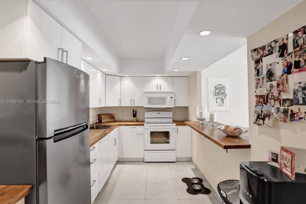Apartment for rent at 19390 Collins Ave #302, North Miami Beach, FL 33160