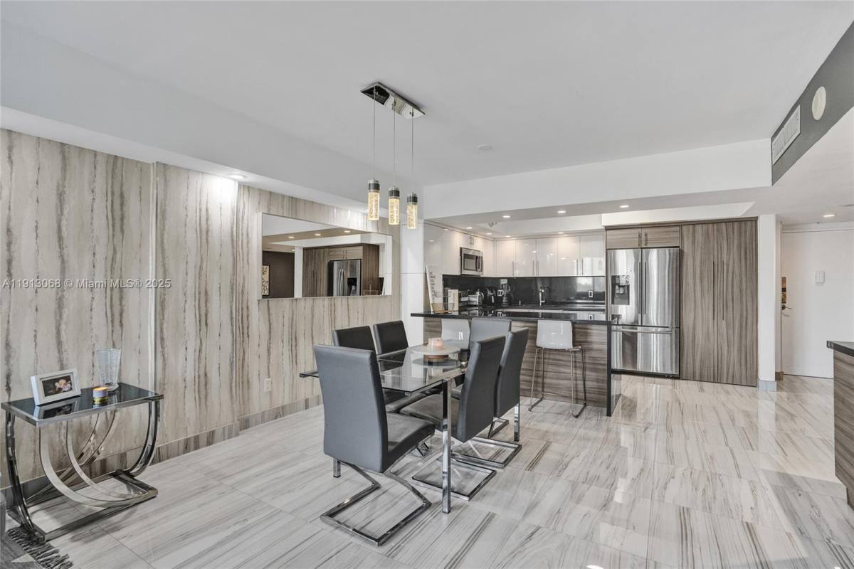 Apartment for rent at 19370 Collins Ave #426, North Miami Beach, FL 33160