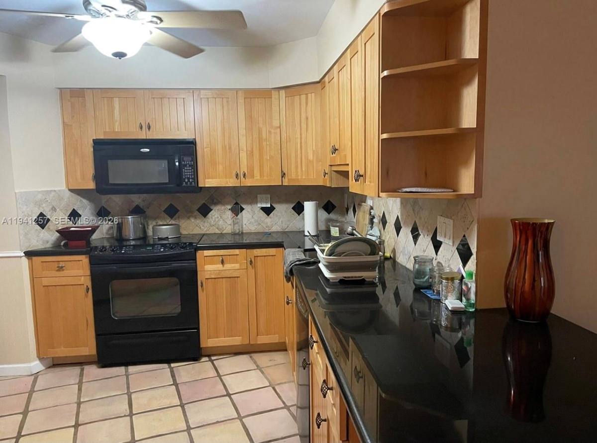 Apartment for rent at 3800 Galt Ocean Dr #1609, Fort Lauderdale, FL 33308