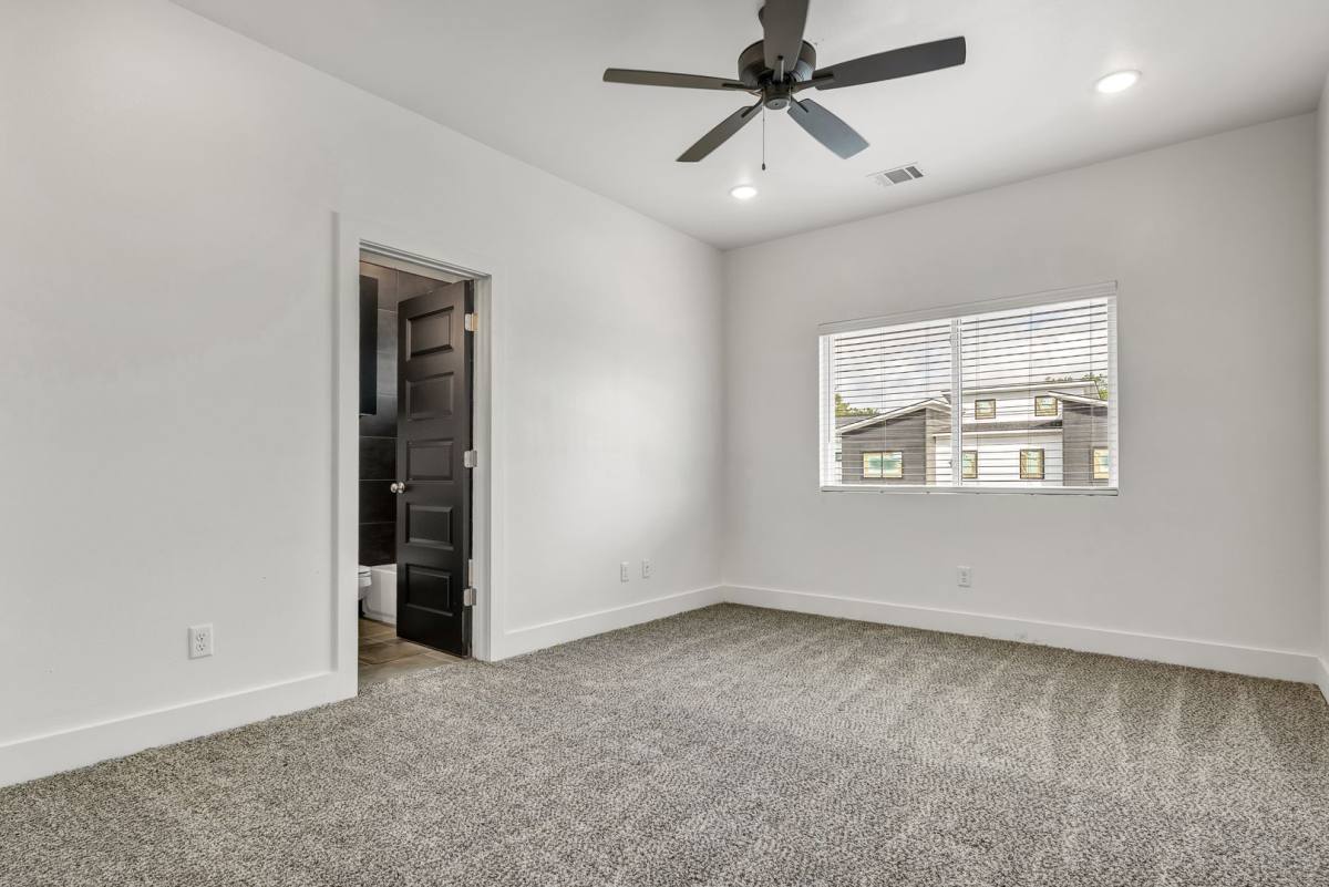 Apartment for rent at 211 Lynn Dr, Bryan, TX 77801