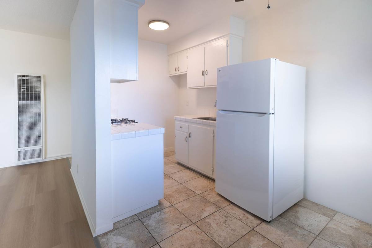 Apartment for rent at 11941 Acacia Ave, Hawthorne, CA 90250