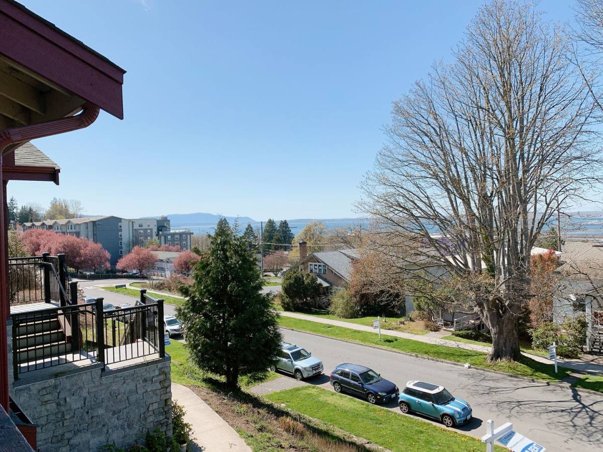 Apartment for rent at 1016 N Garden St, Bellingham, WA 98225