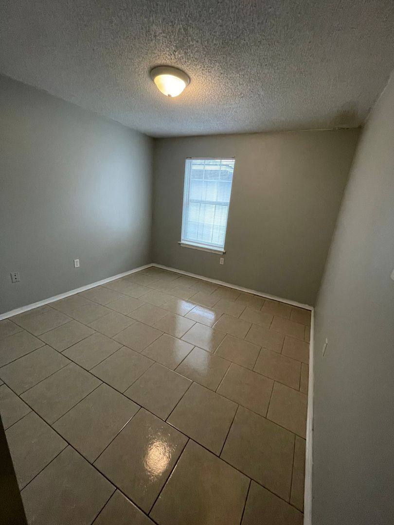 Apartment for rent at 644 N Donmoor, Baton Rouge, LA 70806