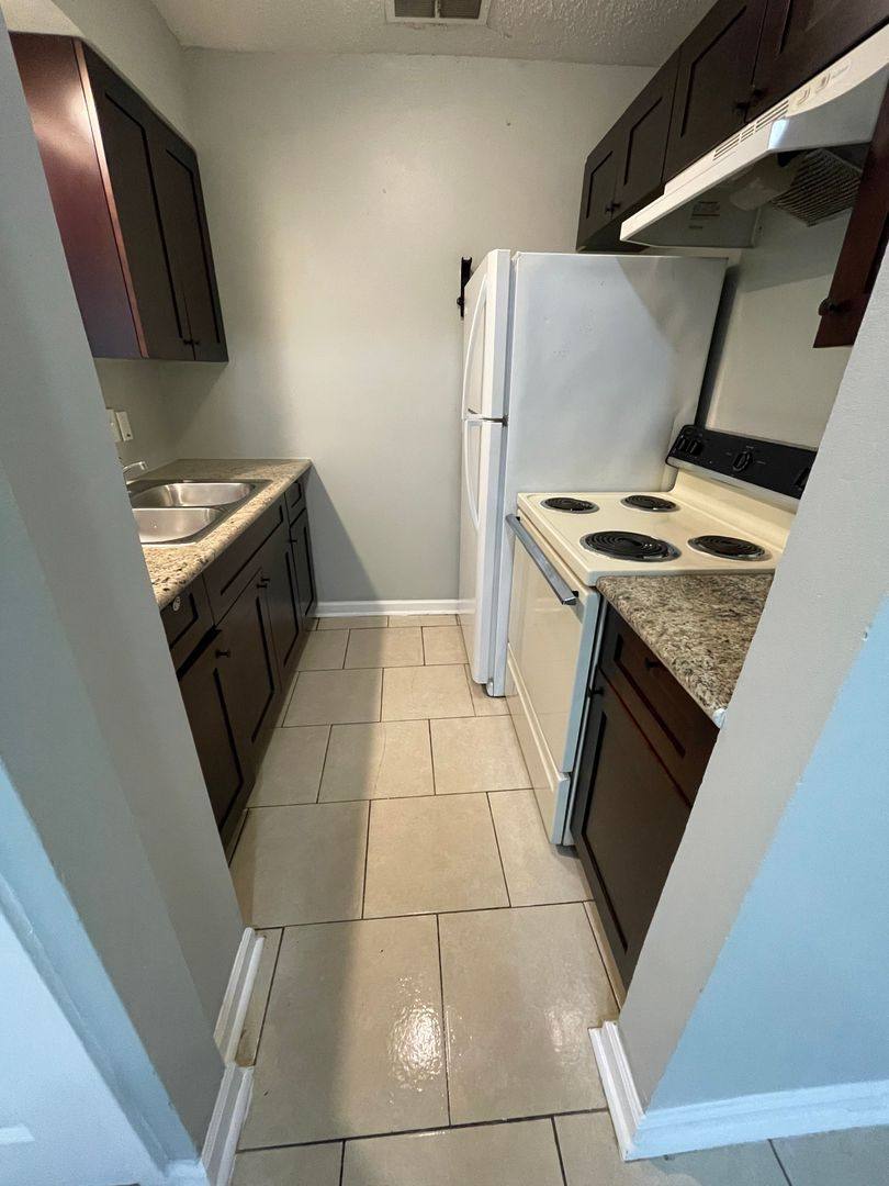 Apartment for rent at 644 N Donmoor, Baton Rouge, LA 70806