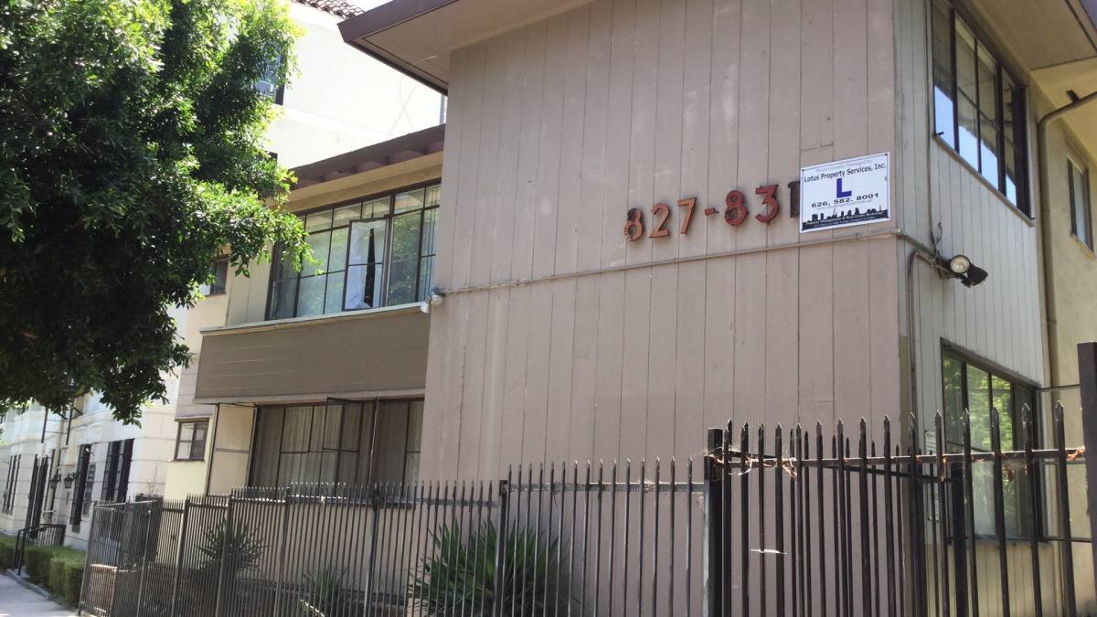 Apartment for rent at 827 - 831 S Oxford Ave, Los Angeles, CA 90005