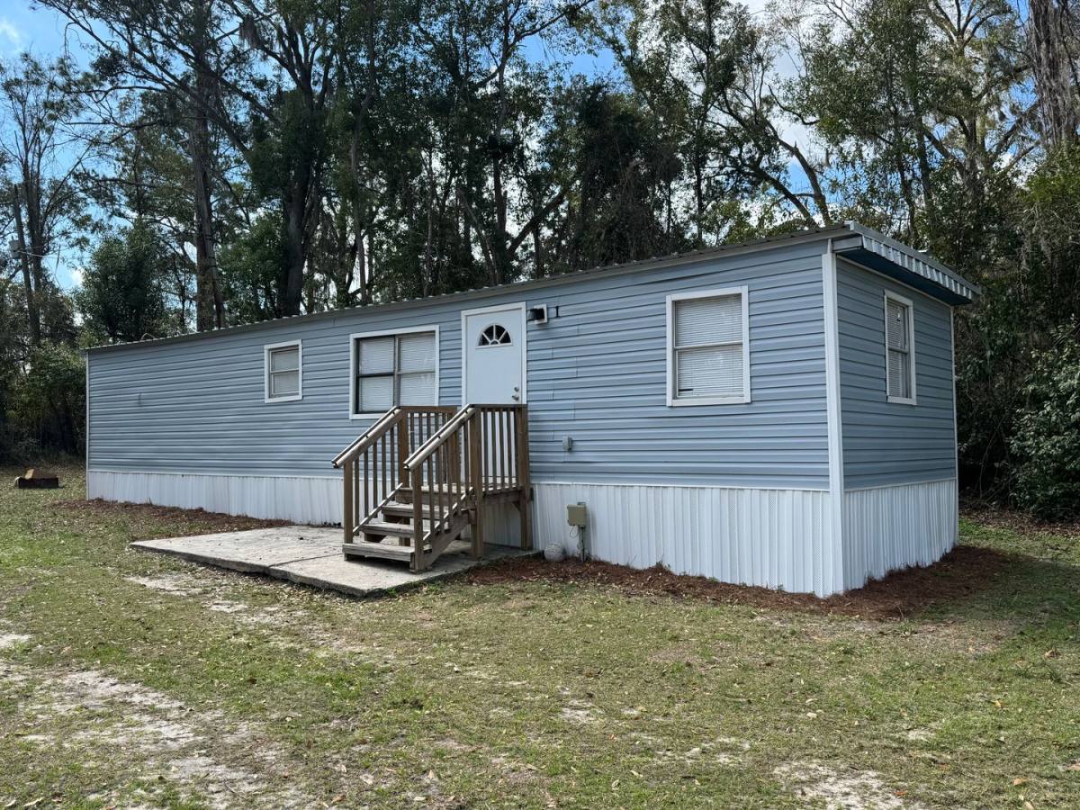 Apartment for rent at 1101 Davis St NE, Live Oak, FL 32064