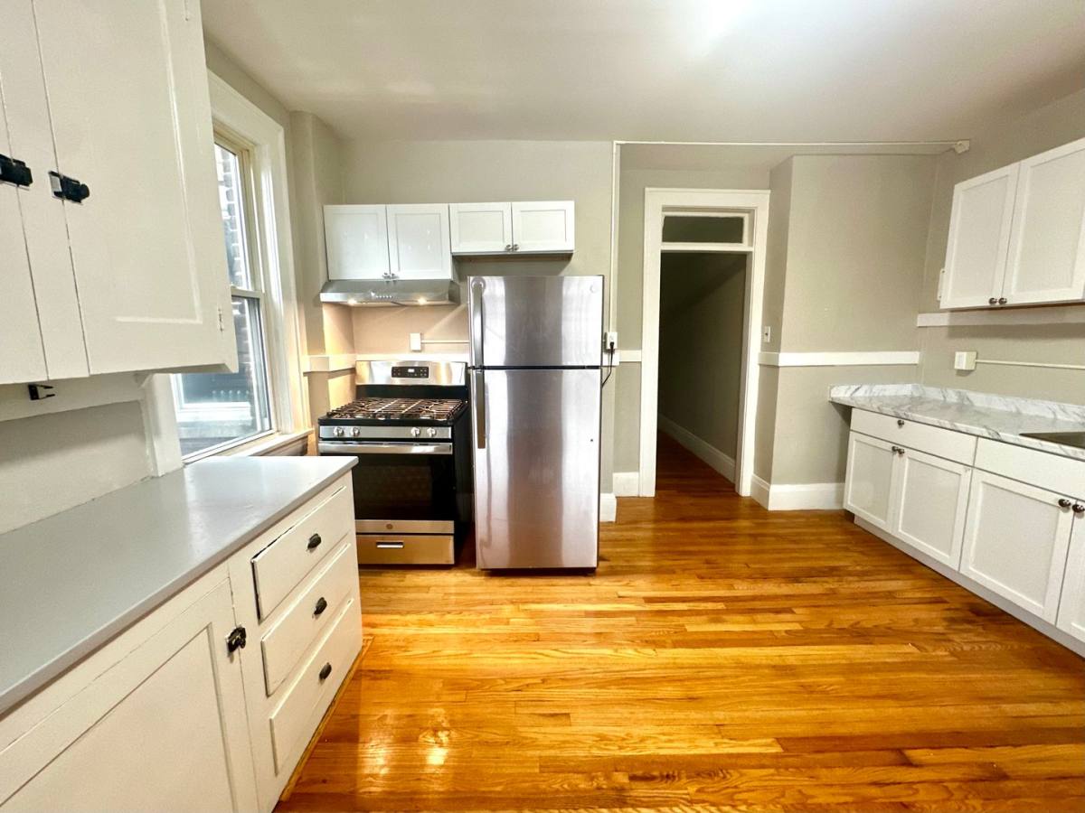 Apartment for rent at 585-589 Pleasant St, Holyoke, MA 01040