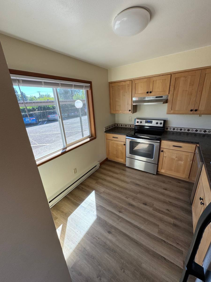 Apartment for rent at 700 NW 12th St, McMinnville, OR 97128