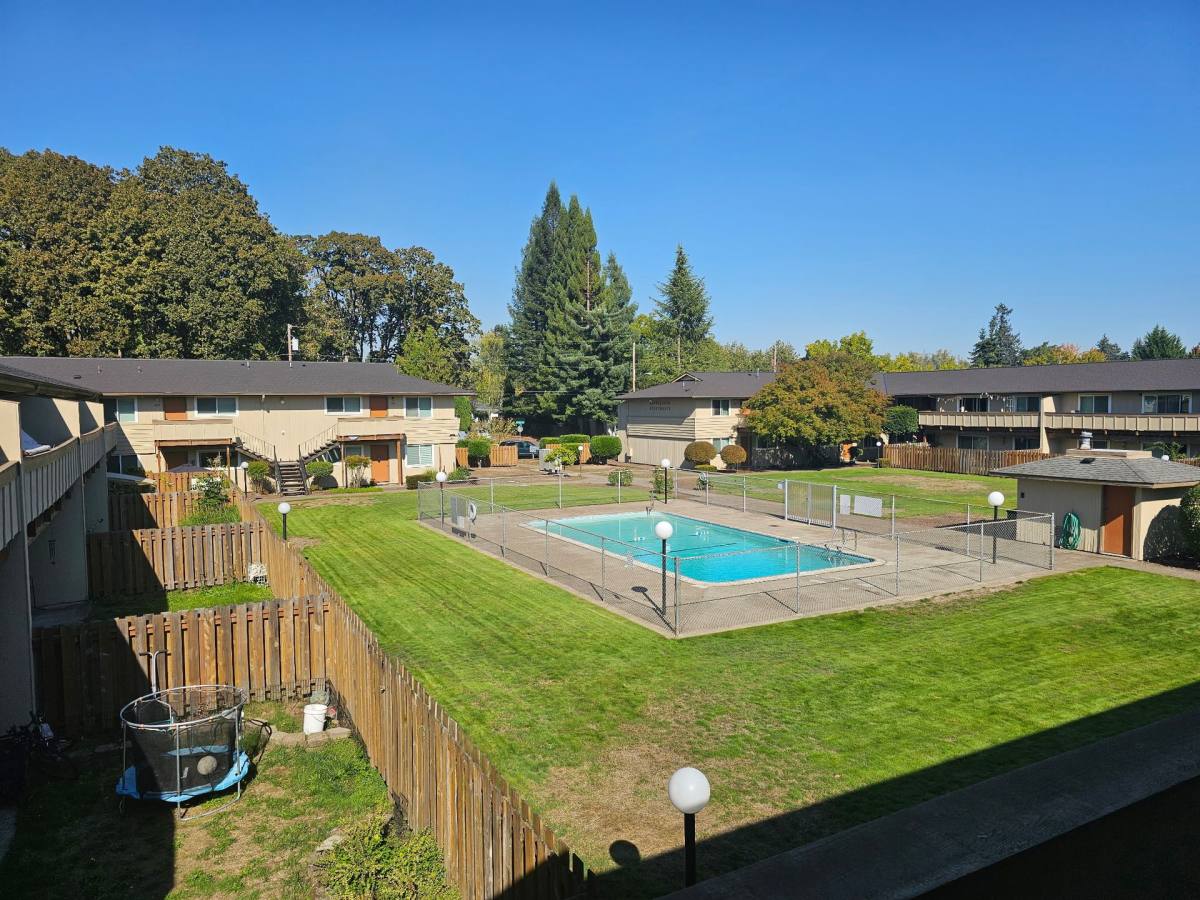 Apartment for rent at 700 NW 12th St, McMinnville, OR 97128