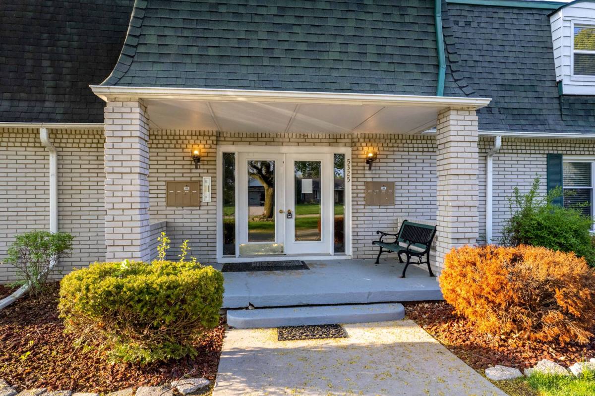 Apartment for rent at 5313 - 5325 Territorial Rd, Grand Blanc, MI 48439