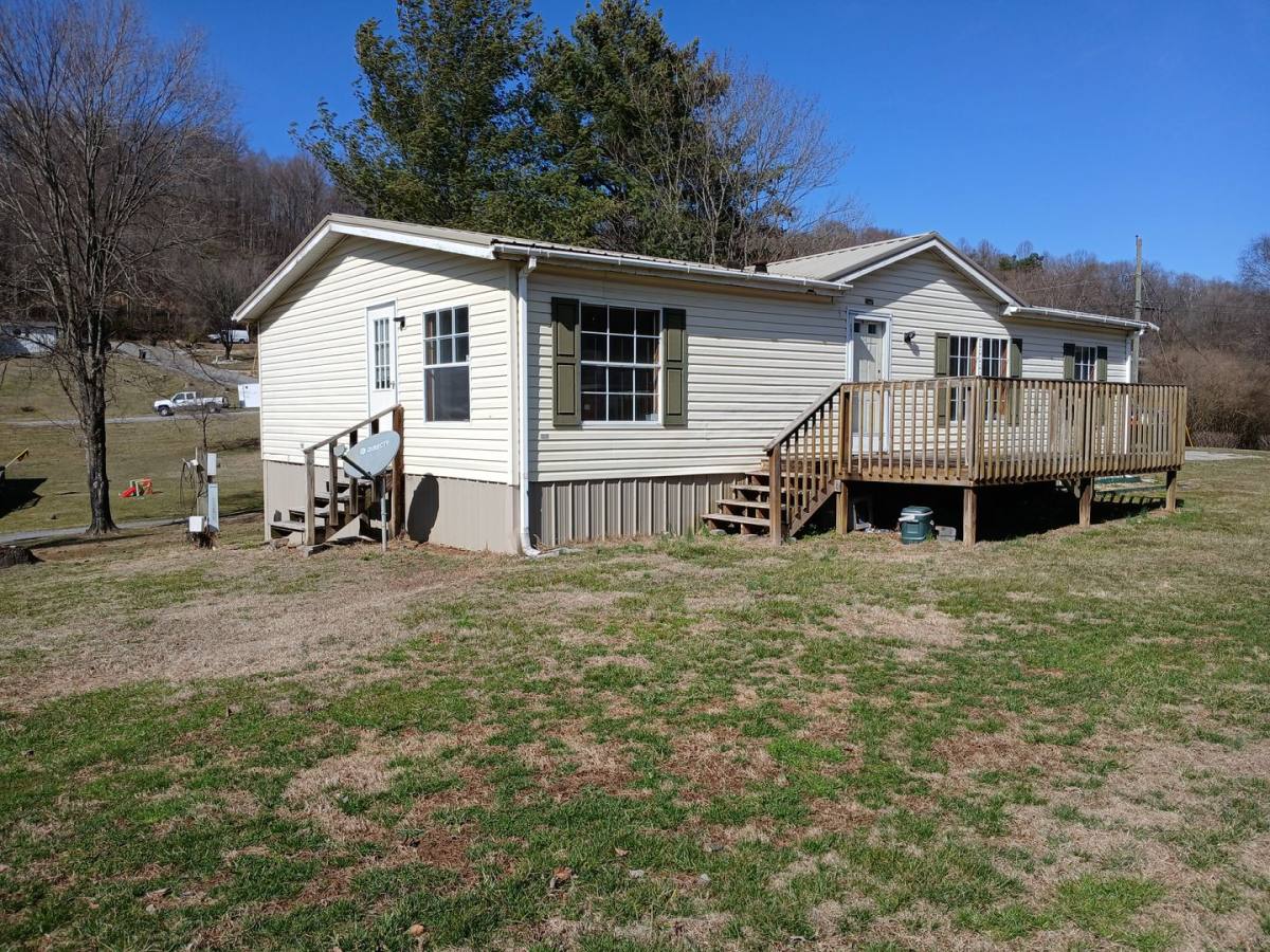 House for rent at 233 Flat Creek Lane, Blountville, TN 37617