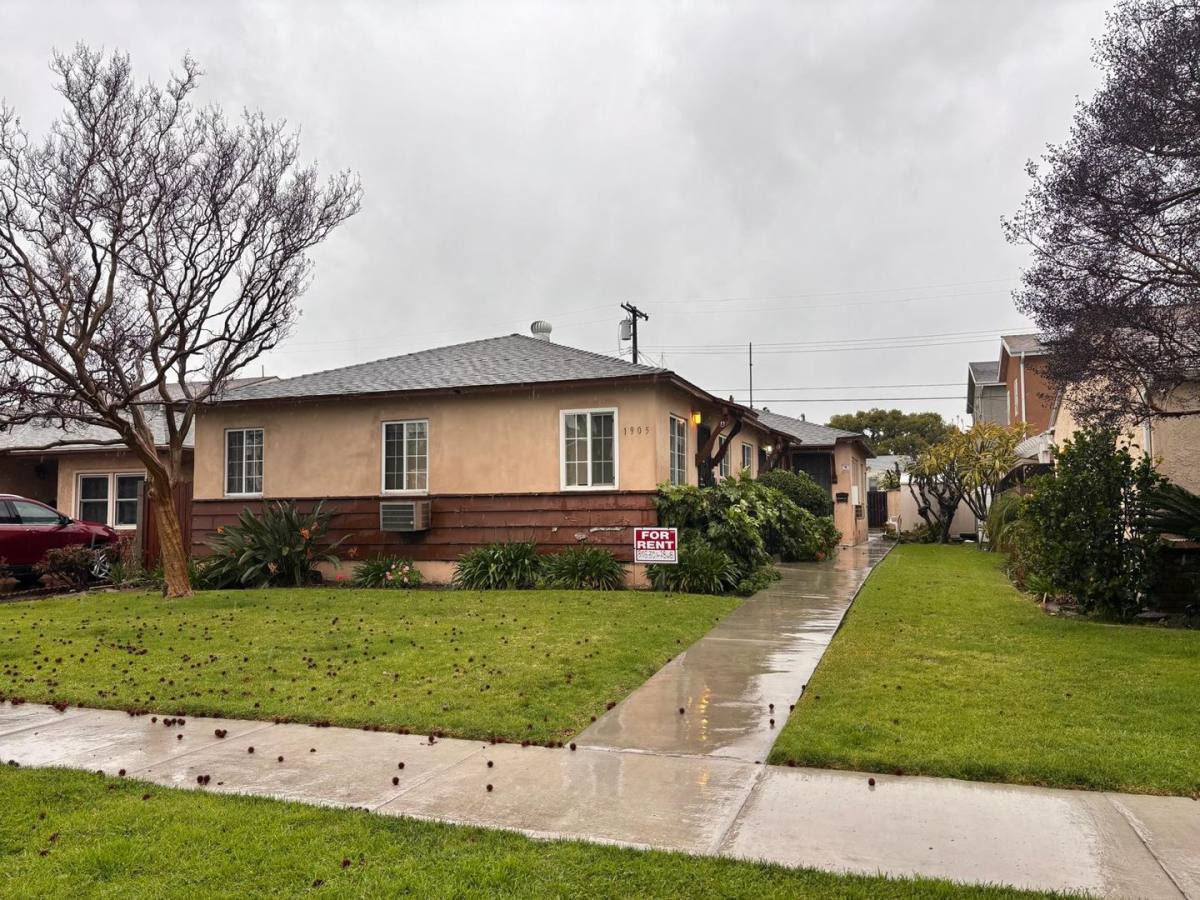 House for rent at 1905 Jackson St, Burbank, CA 91504