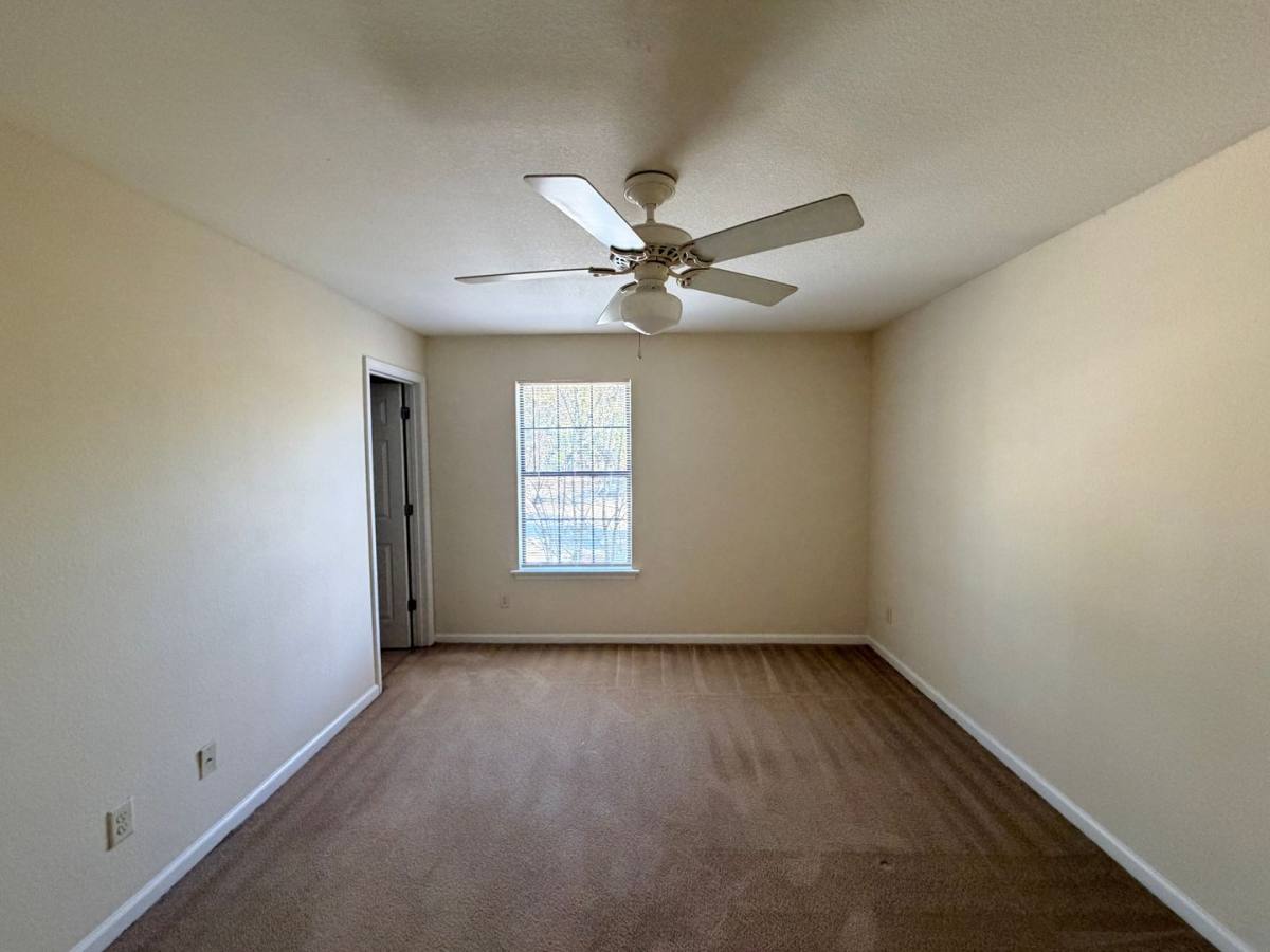 Apartment for rent at 1704 N Patterson St, Valdosta, GA 31602