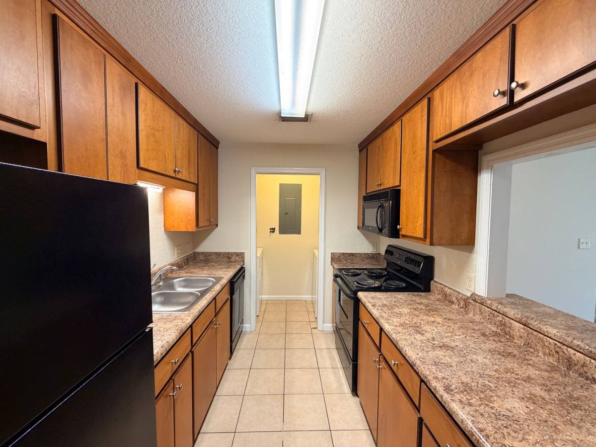 Apartment for rent at 1704 N Patterson St, Valdosta, GA 31602