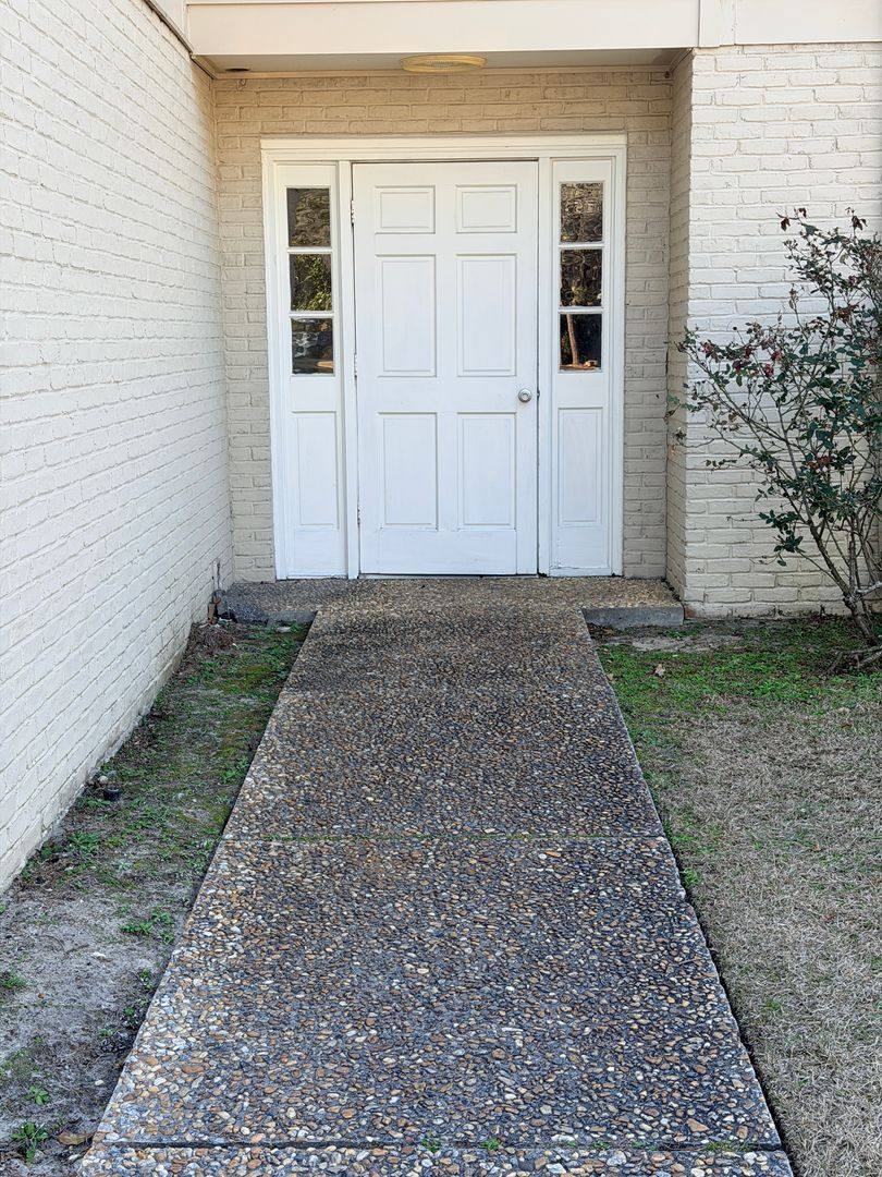 Apartment for rent at 1704 N Patterson St, Valdosta, GA 31602