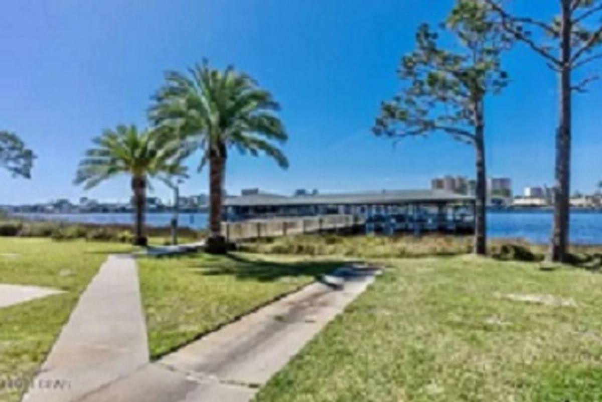 Apartment for rent at 7813 N Lagoon Dr #6C, Panama City, FL 32408