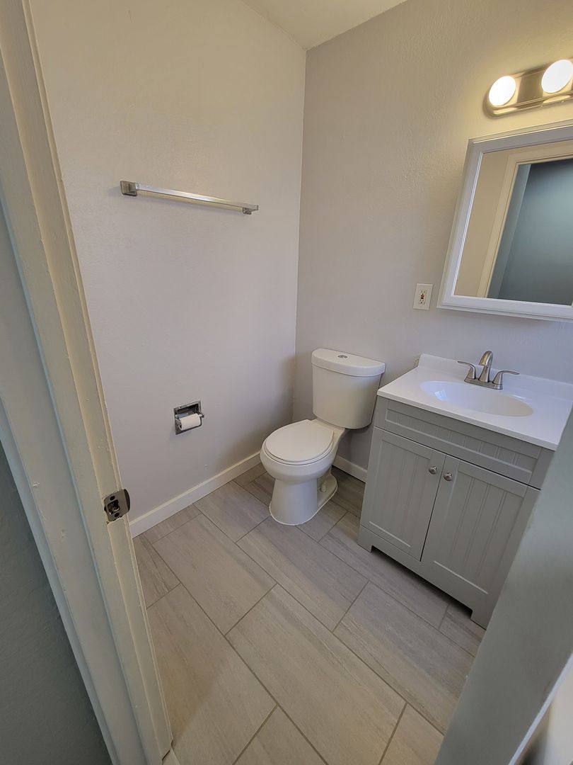 Apartment for rent at 203-205-225 16th St, Richmond, CA 94801
