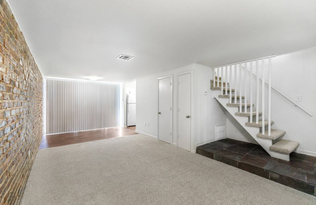 Apartment for rent at 3209 Roberta St, Metairie, LA 70003