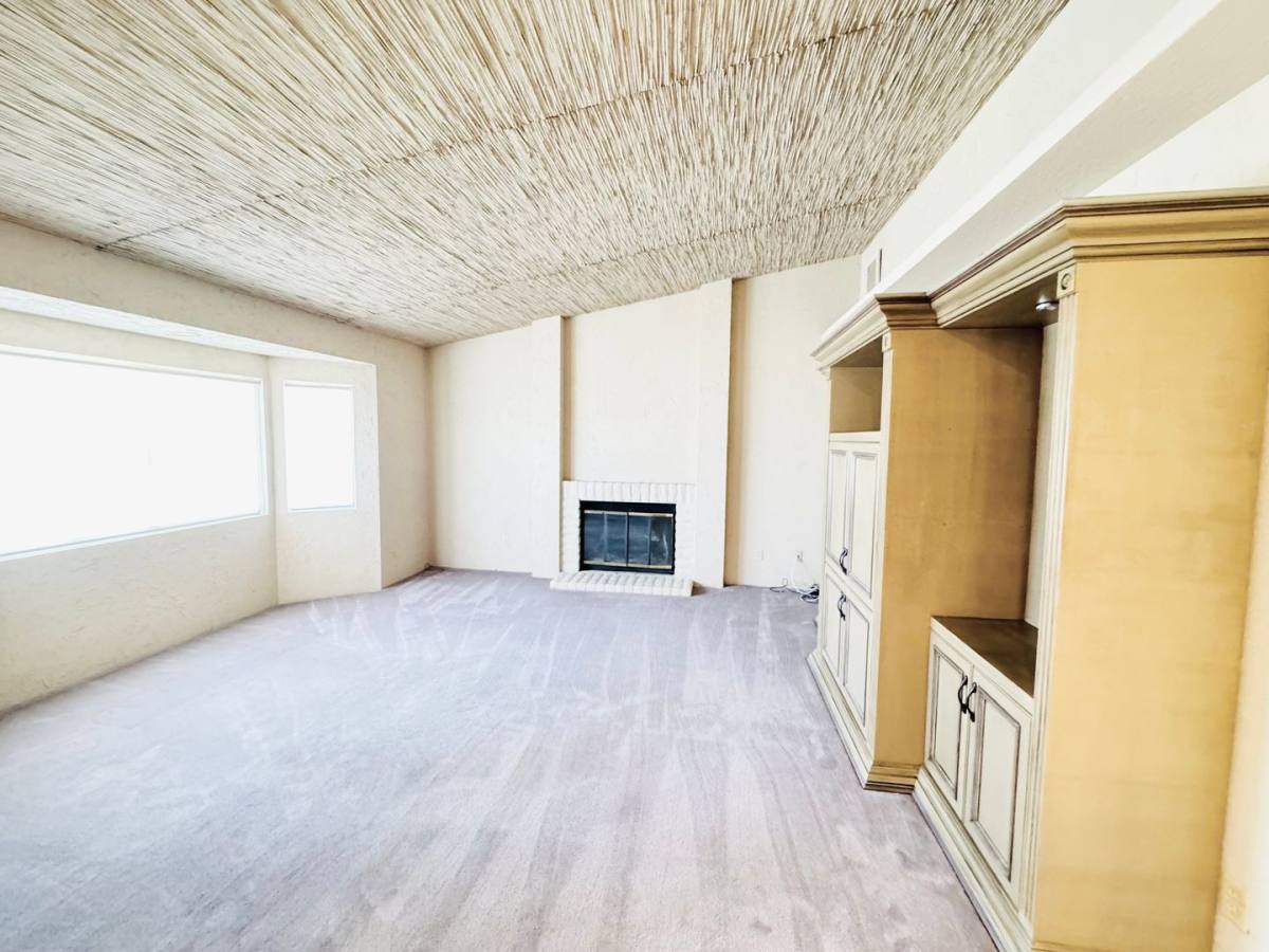 House for rent at 58155 Carlyle Dr, Yucca Valley, CA 92284