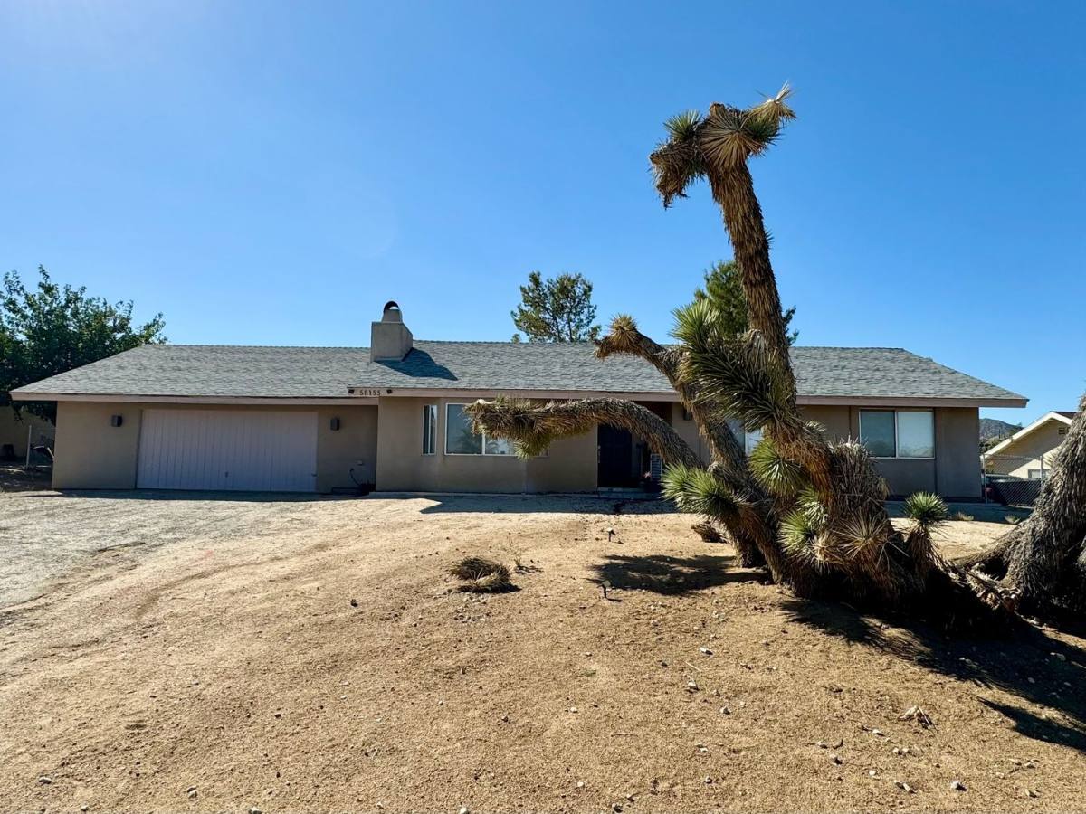 House for rent at 58155 Carlyle Dr, Yucca Valley, CA 92284