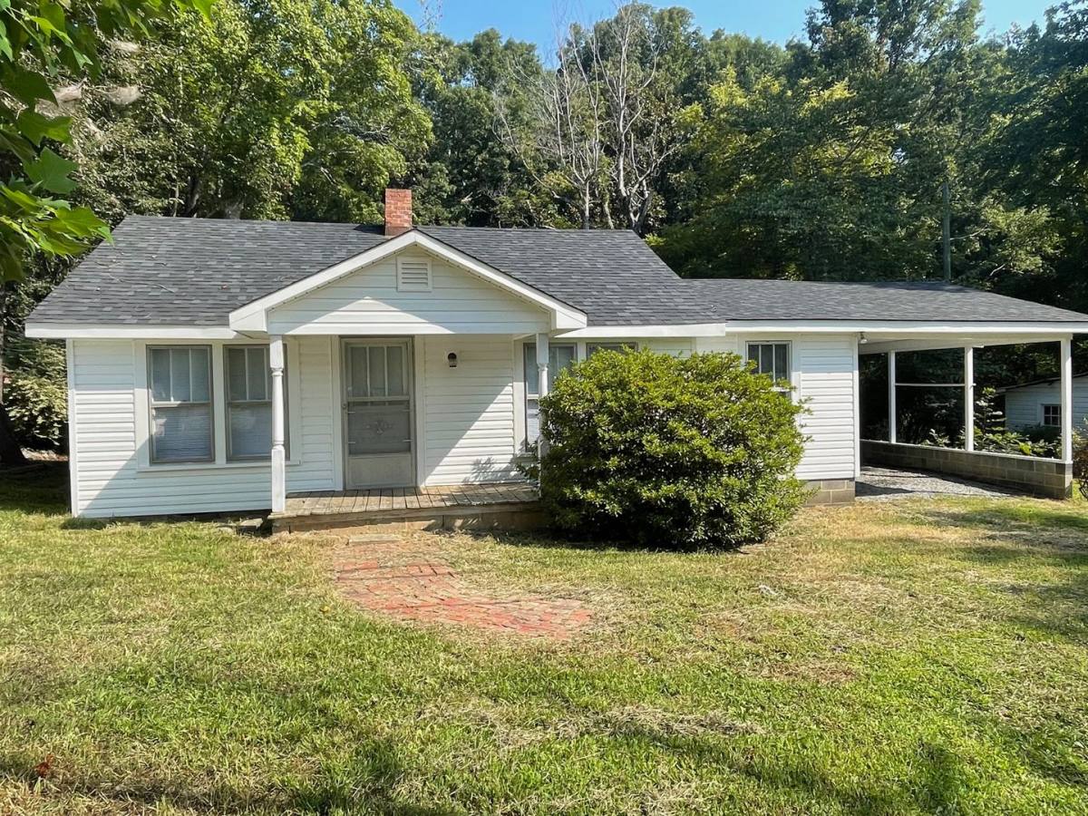 House for rent at 5027 US-Highway 64 E, Franklinville, NC 27248