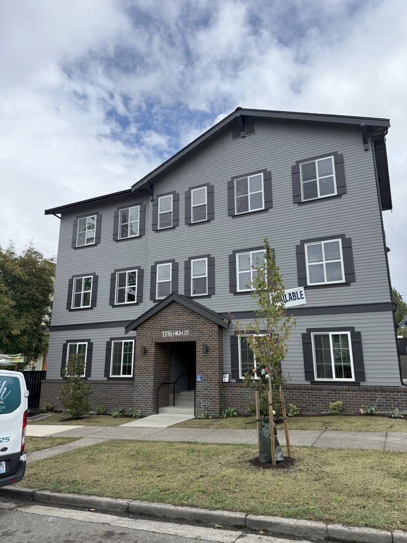 Apartment for rent at 1316 High St, Bellingham, WA 98225