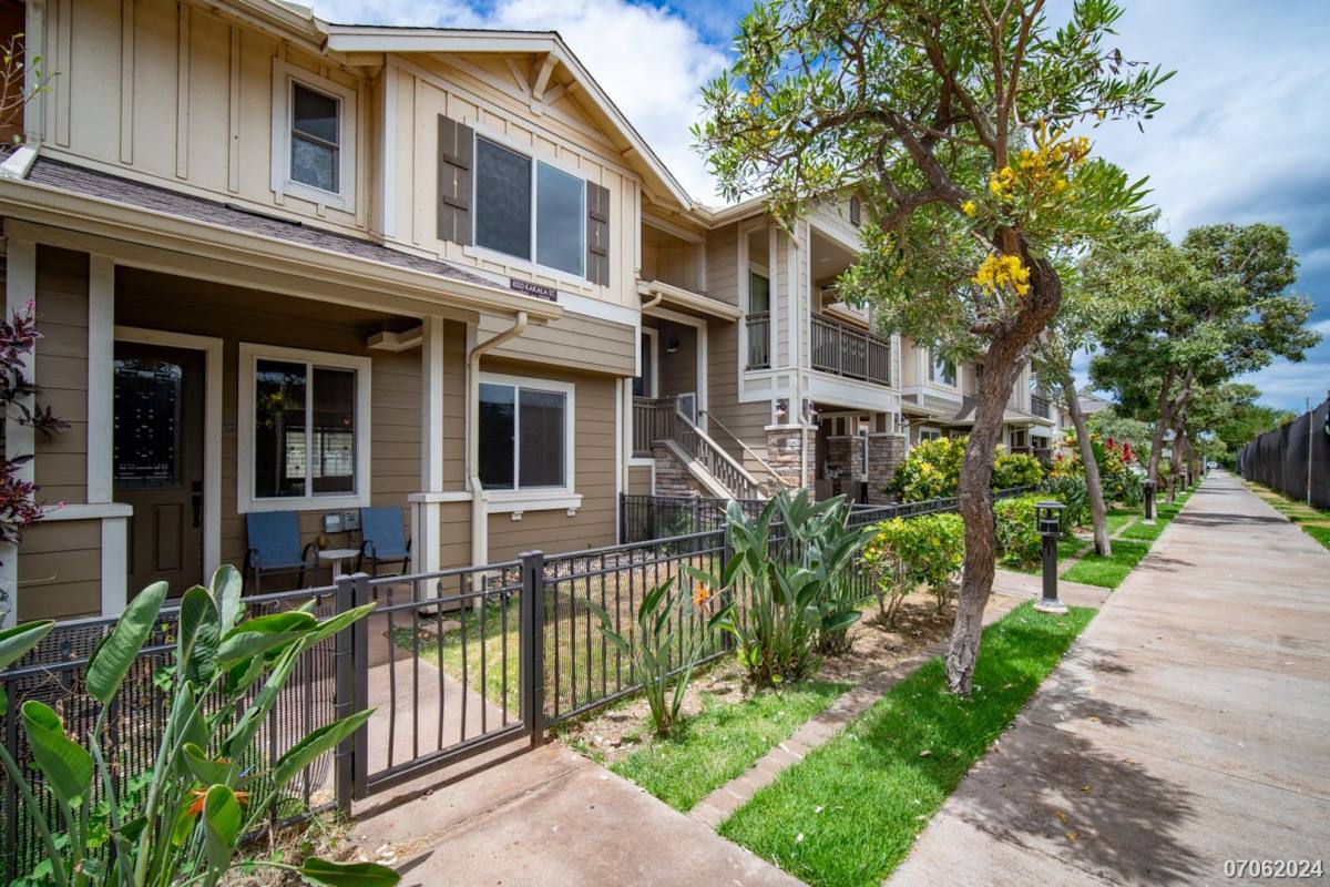 Townhouse for rent at 1020 Kakala St, Kapolei, HI 96707