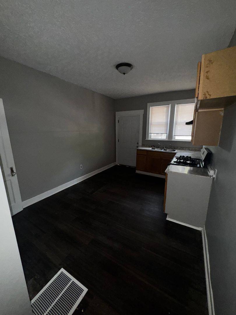 Apartment for rent at 648 S 37th St, Louisville, KY 40211