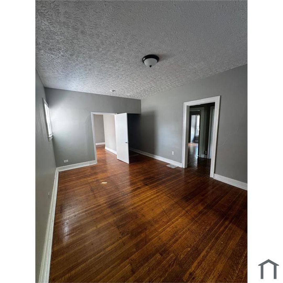 Apartment for rent at 648 S 37th St, Louisville, KY 40211