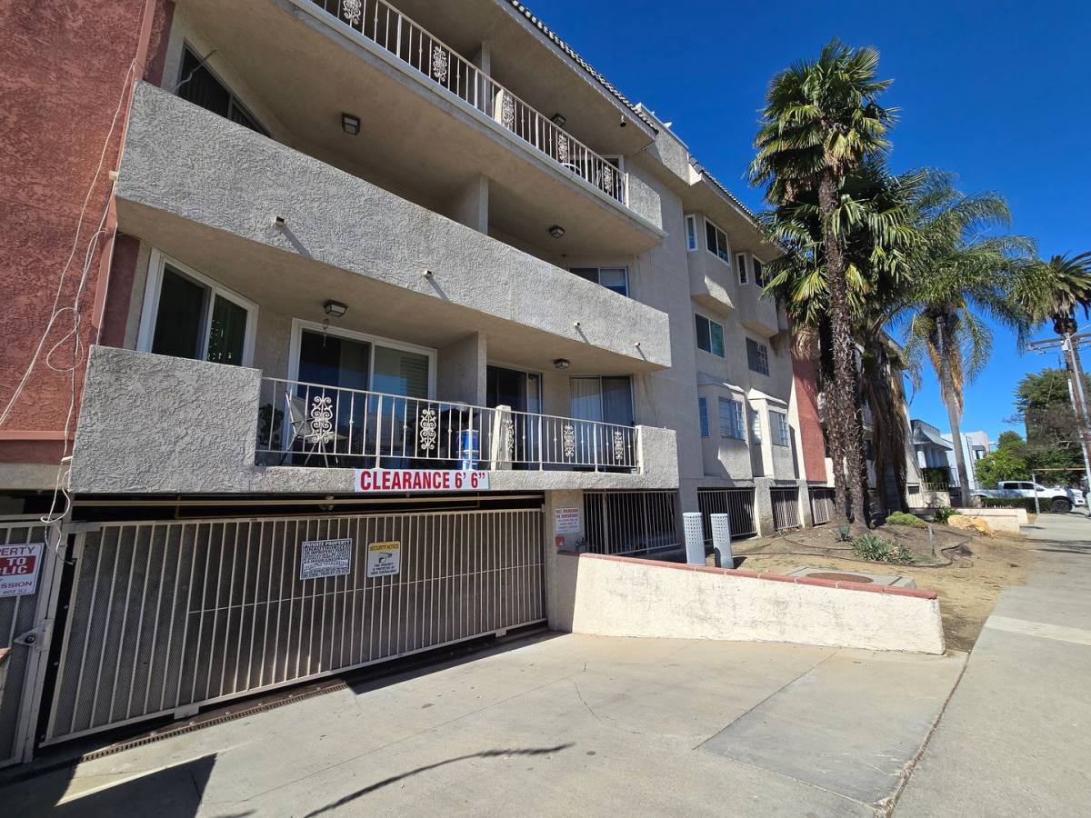 Condo for rent at 4705 Kester Ave, Sherman Oaks, CA 91403