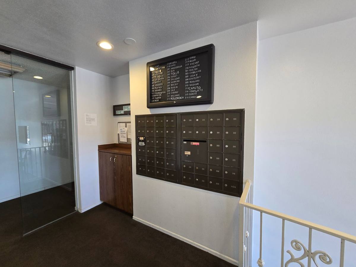 Condo for rent at 4705 Kester Ave, Sherman Oaks, CA 91403
