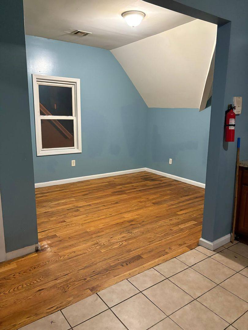 Apartment for rent at 42 Fabyan Place, Newark, NJ 07108