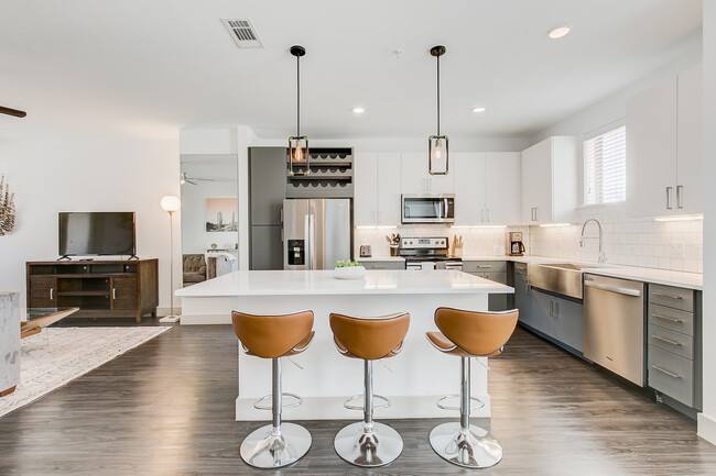 405 Crawford St, Fort Worth, TX 76104