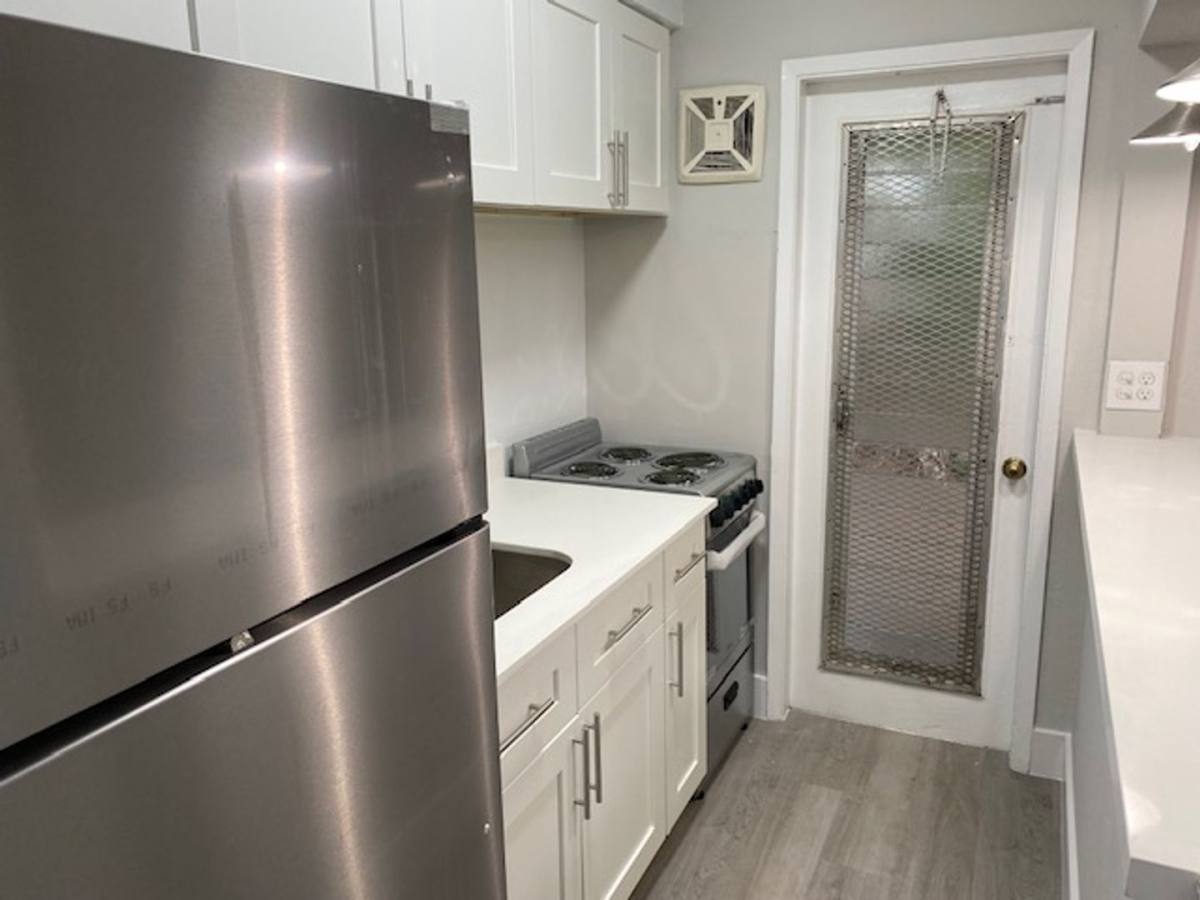 Apartment for rent at 716 NE 14th Ave, Fort Lauderdale, FL 33304