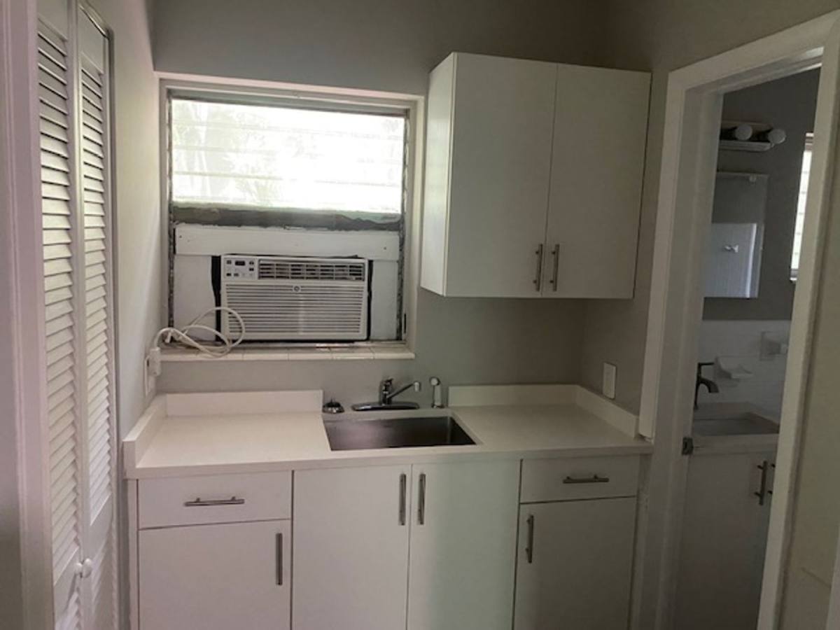 Apartment for rent at 716 NE 14th Ave, Fort Lauderdale, FL 33304