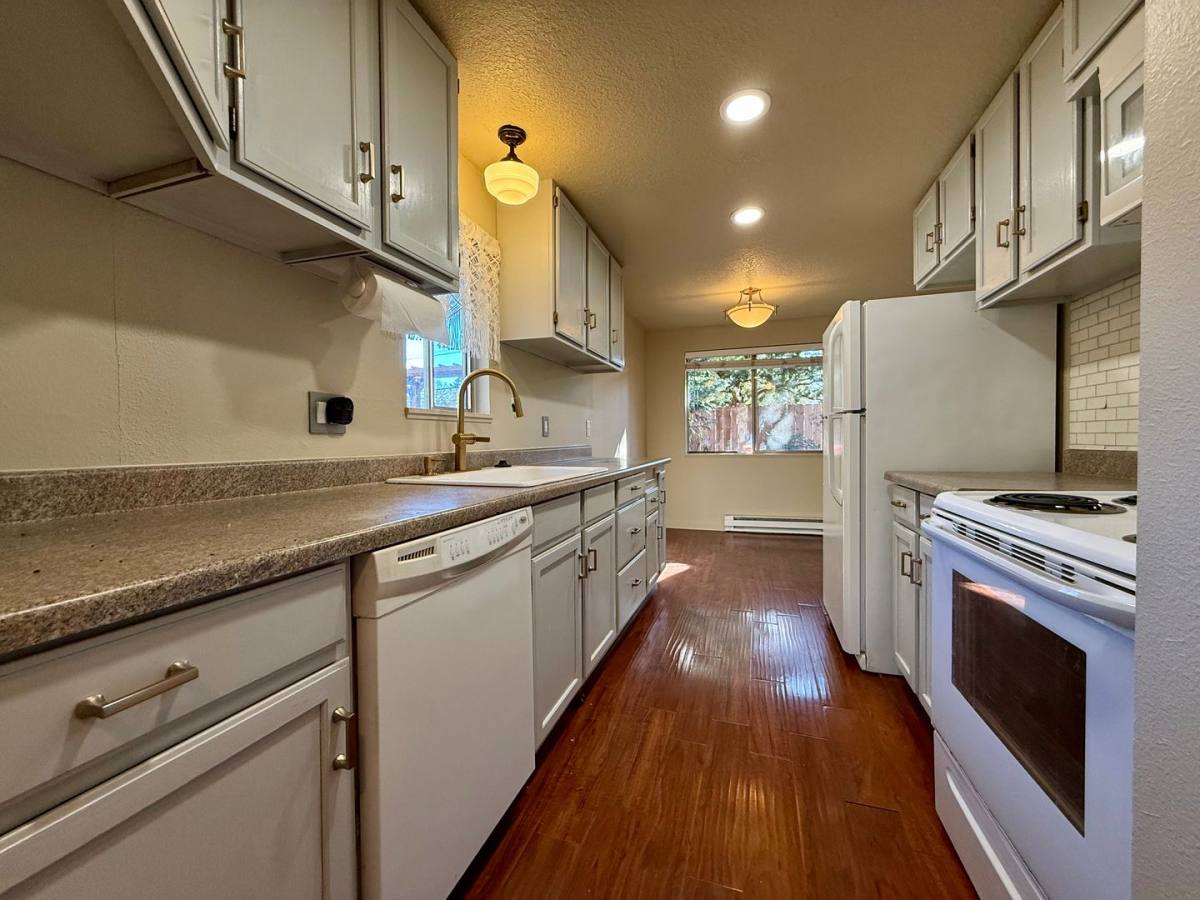 House for rent at 6918 SW 104th Ave, Beaverton, OR 97008