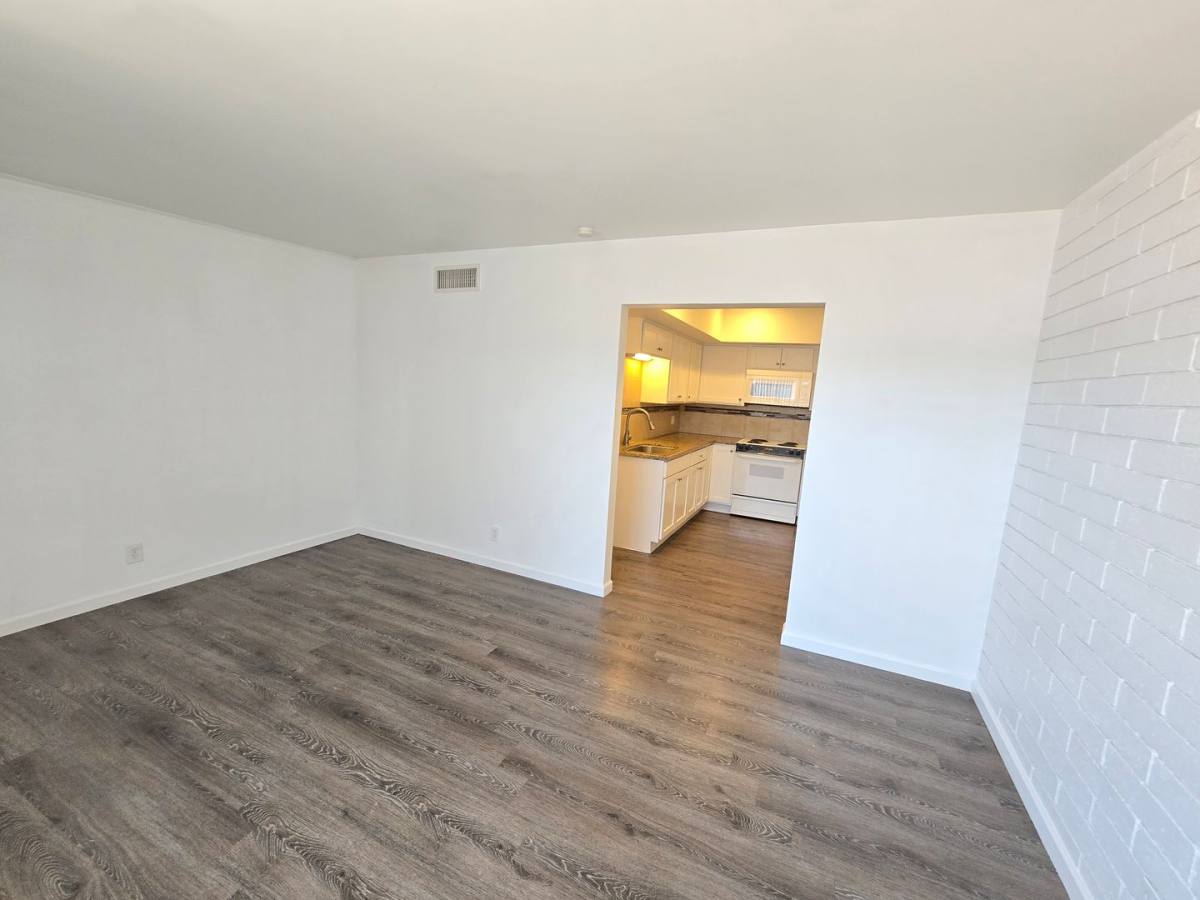 Apartment for rent at 524 W Malibu Dr, Tempe, AZ 85282