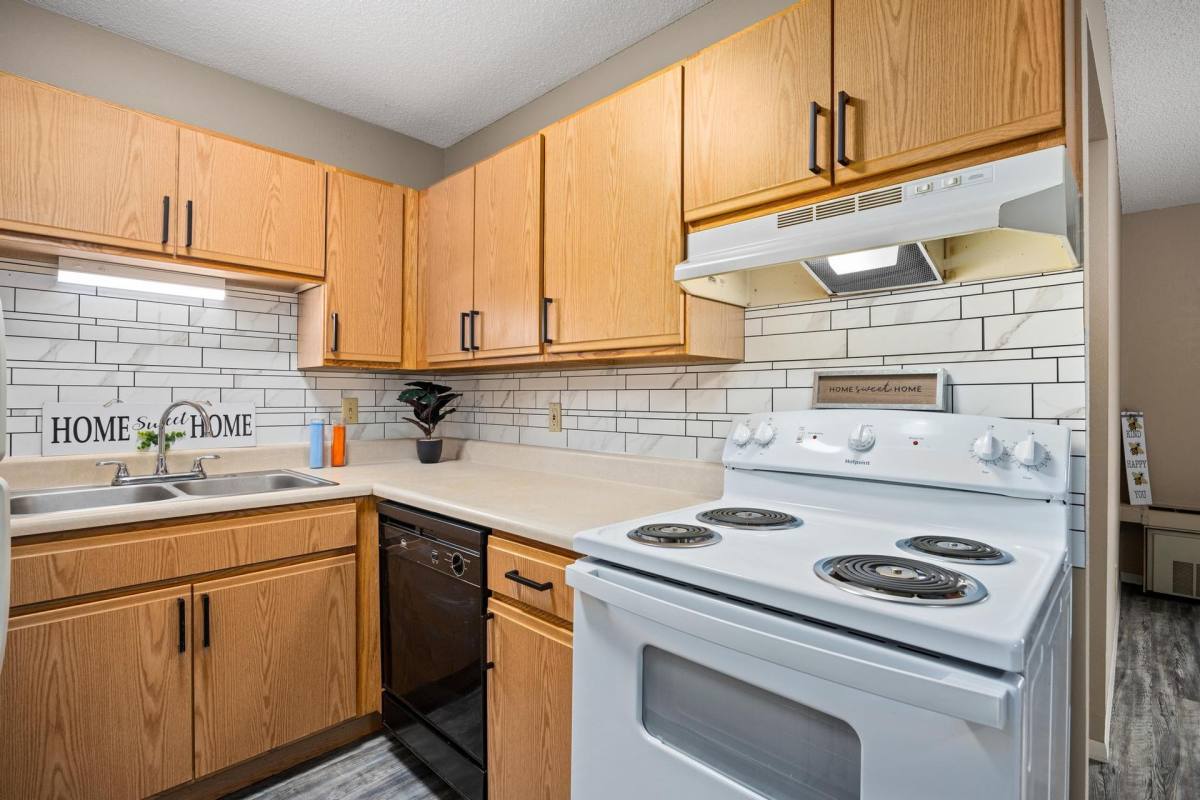 Apartment for rent at 2215 W Willow Knolls Rd, Peoria, IL 61614