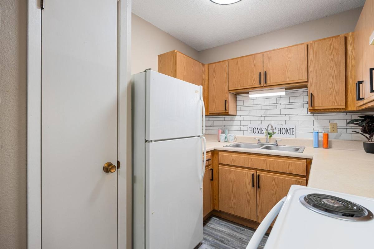 Apartment for rent at 2215 W Willow Knolls Rd, Peoria, IL 61614
